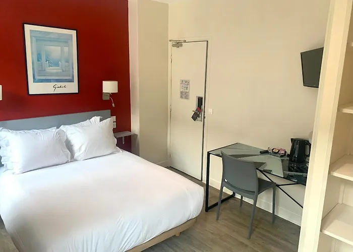 Hipotel Belgrand Edith Piaf Paris